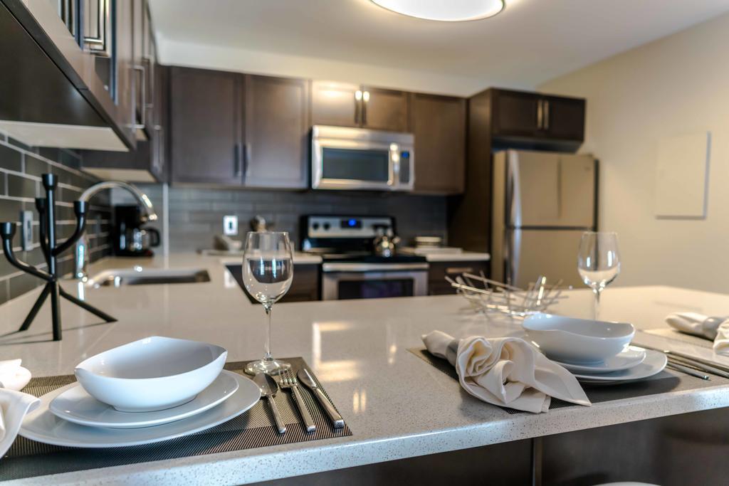 Fort Garry Place Furnished Suites Виннипег Экстерьер фото